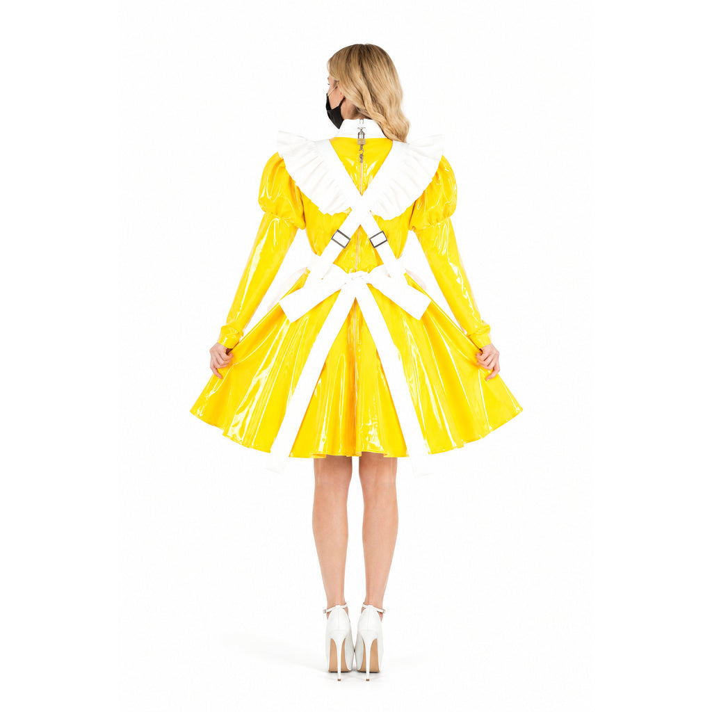 gelbes dünnes PVC-Kleid G2144